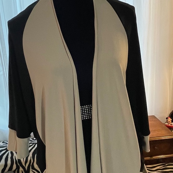 Matrix Cardi by Sympli Oatmeal/Black Size 6 - Picture 2 of 10